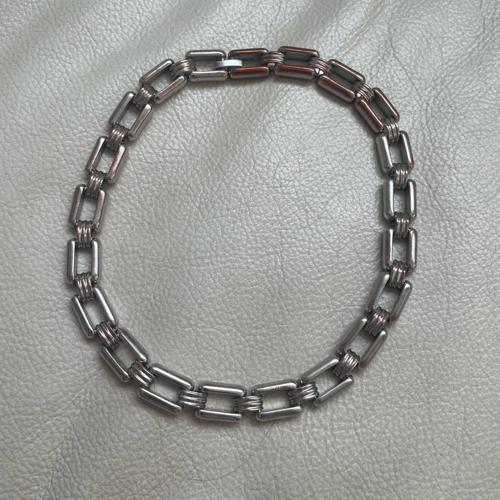 Silver choker